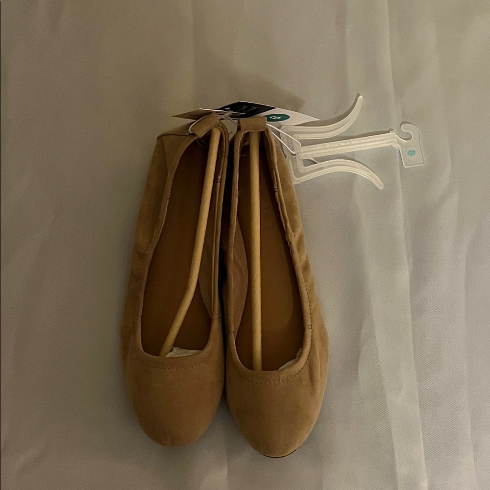 Universal Thread Women's Danielle Scrunch Ballet Flats with Memory Foam Insole